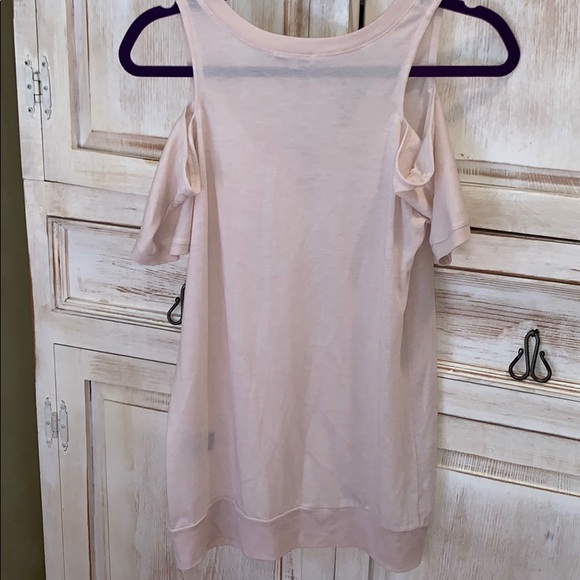 Cold shoulder light pink T-shirt - Picture 3 of 5